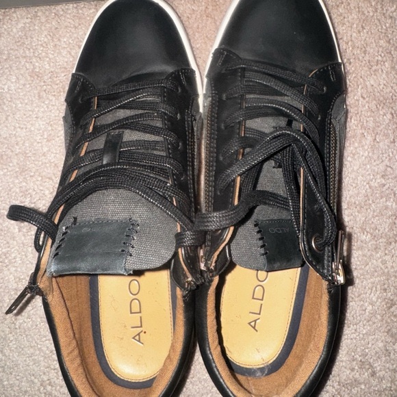 Black and Gray Sneakers - Picture 5 of 7